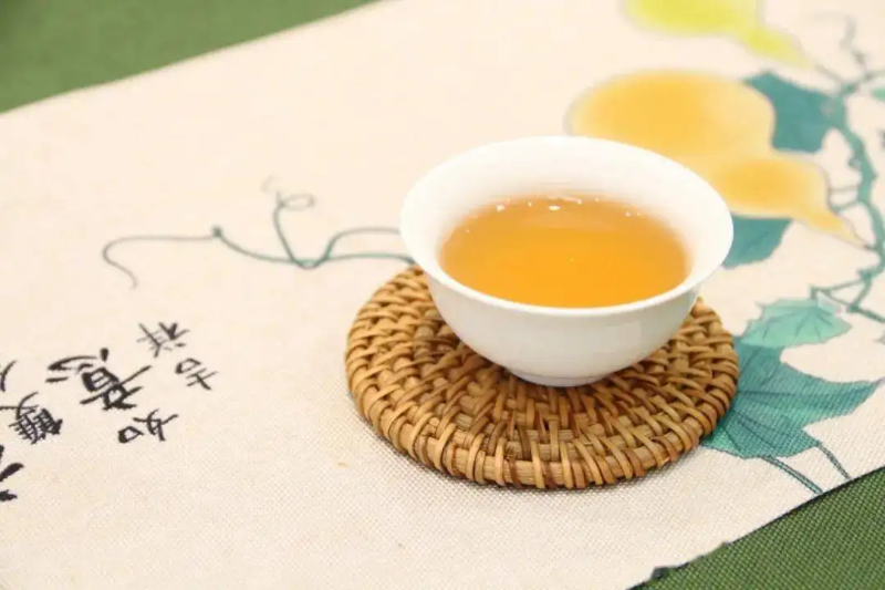 烏龍茶湯色